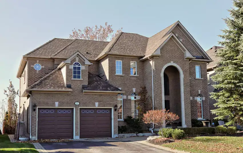 New roof and eavestroughs on a Barrie-area home